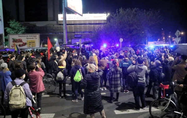 Жизнь польских женщин превратили в ад. Они массово протестуют