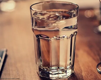 Бокал воды