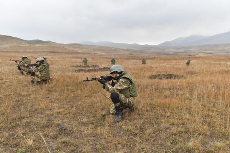 Супруга Пашиняна заявила, что ее женский отряд готов участвовать в боях