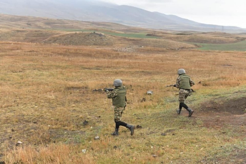 Супруга Пашиняна заявила, что ее женский отряд готов участвовать в боях
