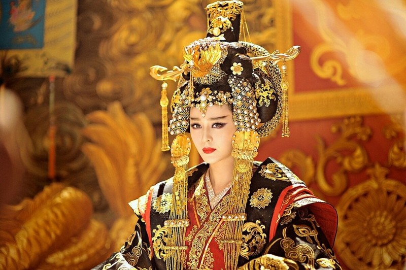 У Цзэтянь (Фань Бинбин) в сериале "Императрица Китая"