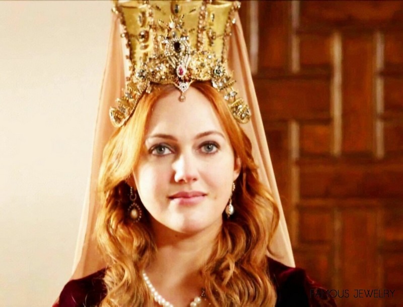 Топ-8 самых красивых женских украшений в сериале "Великолепный век".
