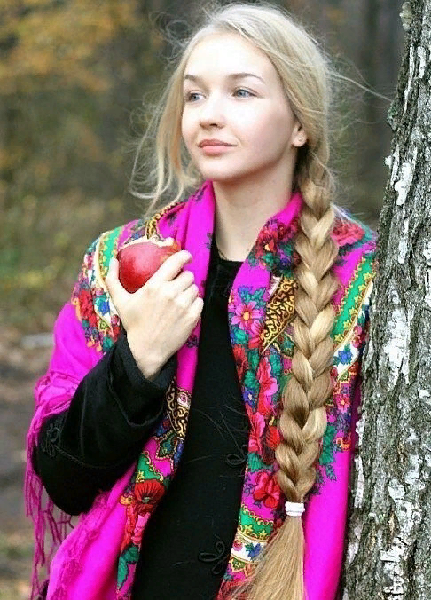 Волосы украшают женщину в любом возрасте.