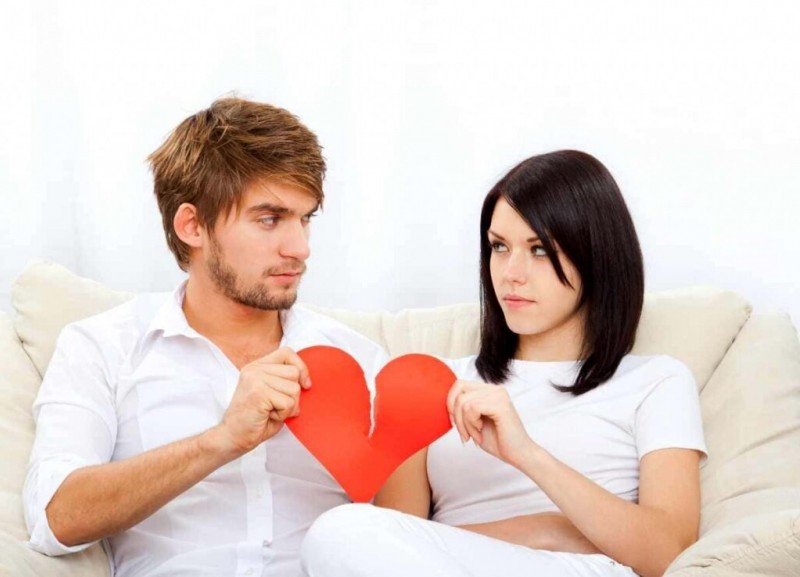 5 вещей, которые женщина после развода не должна говорить своему новому мужчине