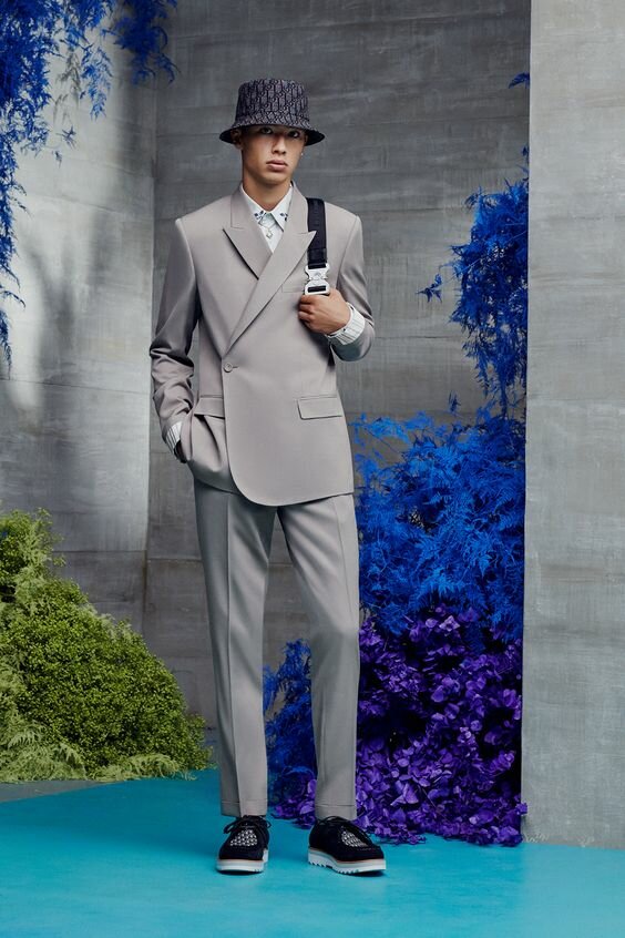 Или даже так. Это коллекция Dior Men S/S 2021