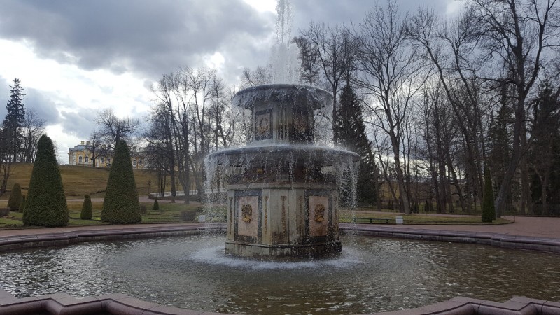 Петергоф, Ломоносов, Александрия... Плата за красоту.