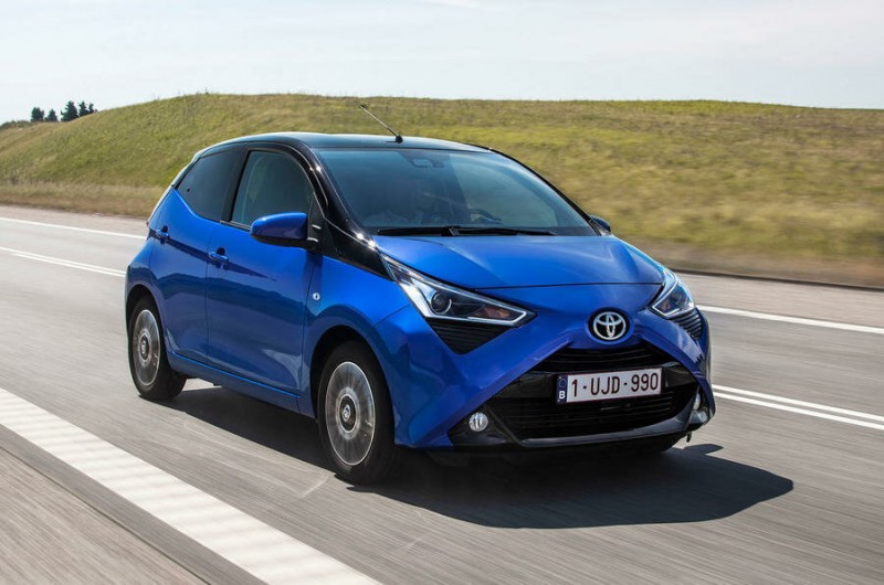 Топ 5 маленьких автомобилей для женщин в 2021