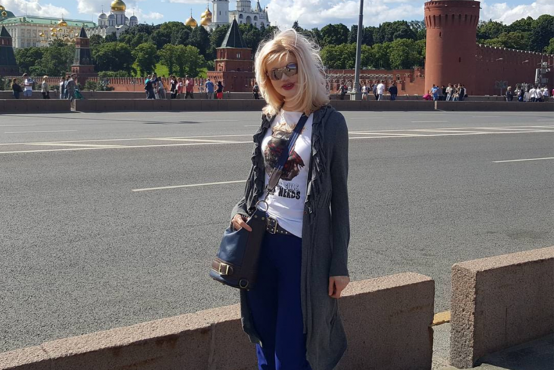 Элеонора Кондратюк перенесла более 200 операций и сейчас она ведет обычную жизнь, в которой есть и семья, и любимая работа.