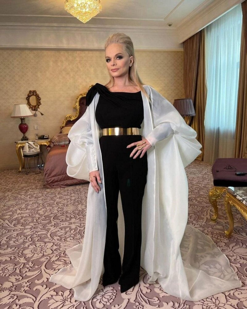 Лариса Долина