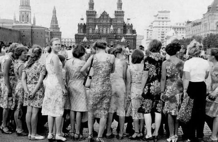 Женщины СССР были скромнее сегодняшних? Проверим!