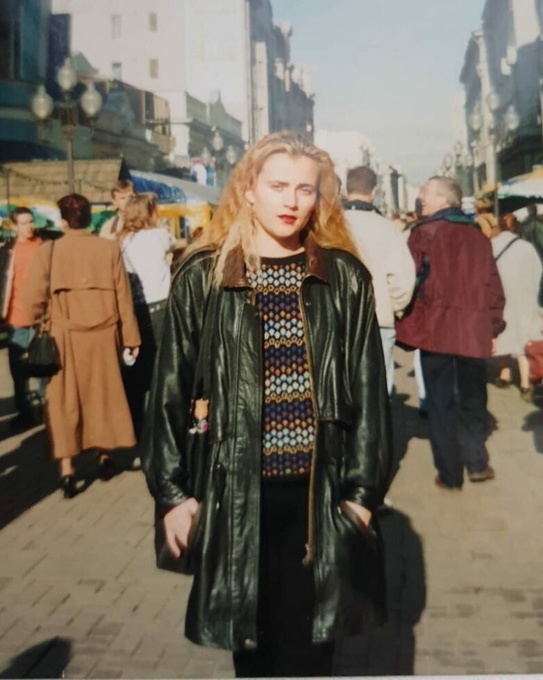 Показали 10 редких фото того, как выглядели женщины в 1990-х